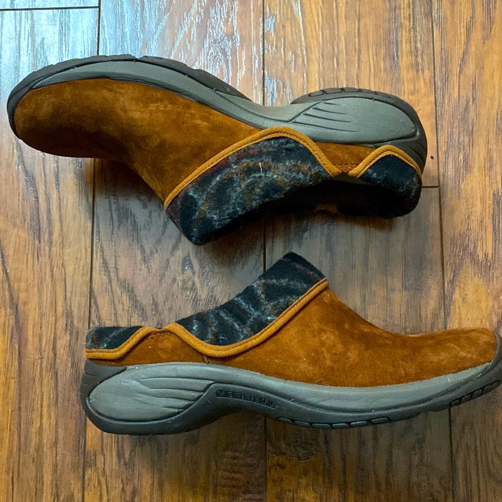 Merrell air cushion slide on - size 8